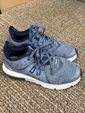 Nike Air Max Sequent 3 Kids Size 13.5C Blue Running Shoes